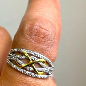 Elegant Sterling Silver Infinity Ring Size 8
